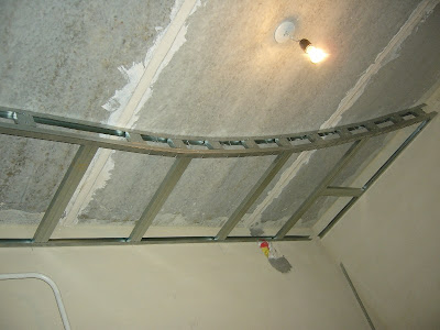 Потолок на кухне (гипсокартон)
