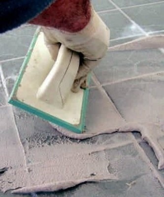 Укладка тротуарной плитки на бетонное основание на клей
